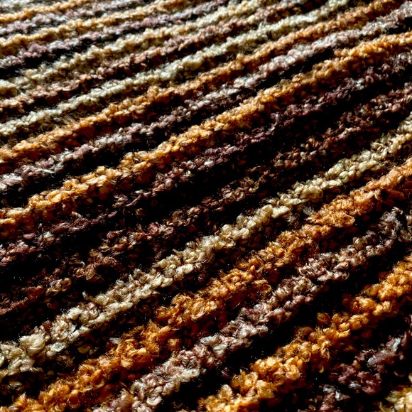 New hand made crochet throw blanket - Picture 2 of 7